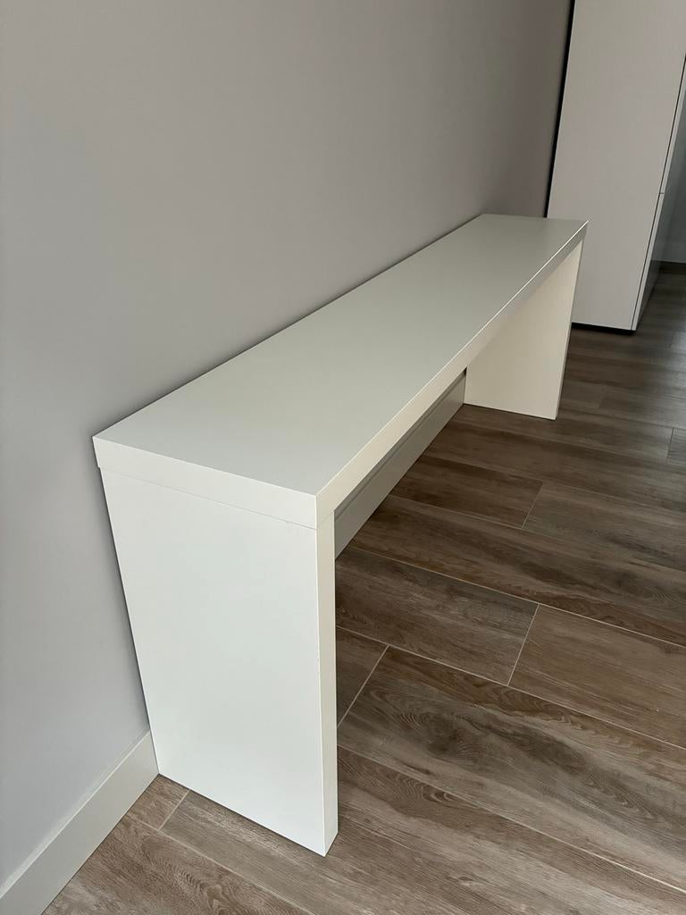 Strakke witte console tafel / sidetable van Ikea, Huis en Inrichting, Tafels | Sidetables, Ophalen, Overige materialen, Gebruikt