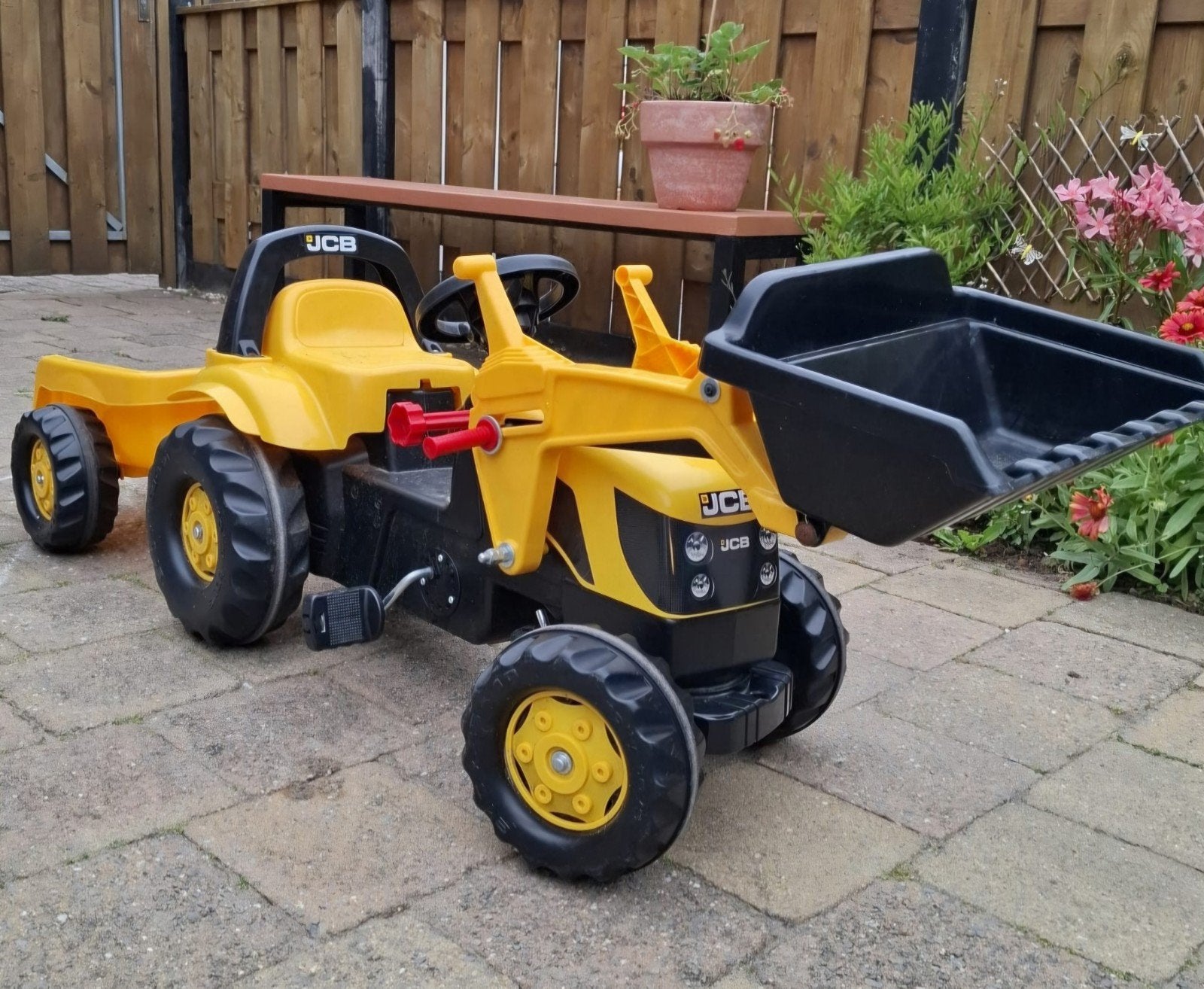 JCB Tractor met graver en aanhanger - z.g.a.n., Ophalen, Zo goed als nieuw