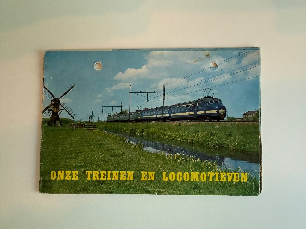 Boekje / brochure NS treinen (1963), Verzamelen, Spoorwegen en Tramwegen, Ophalen of Verzenden, Gebruikt, Trein, Boek of Tijdschrift