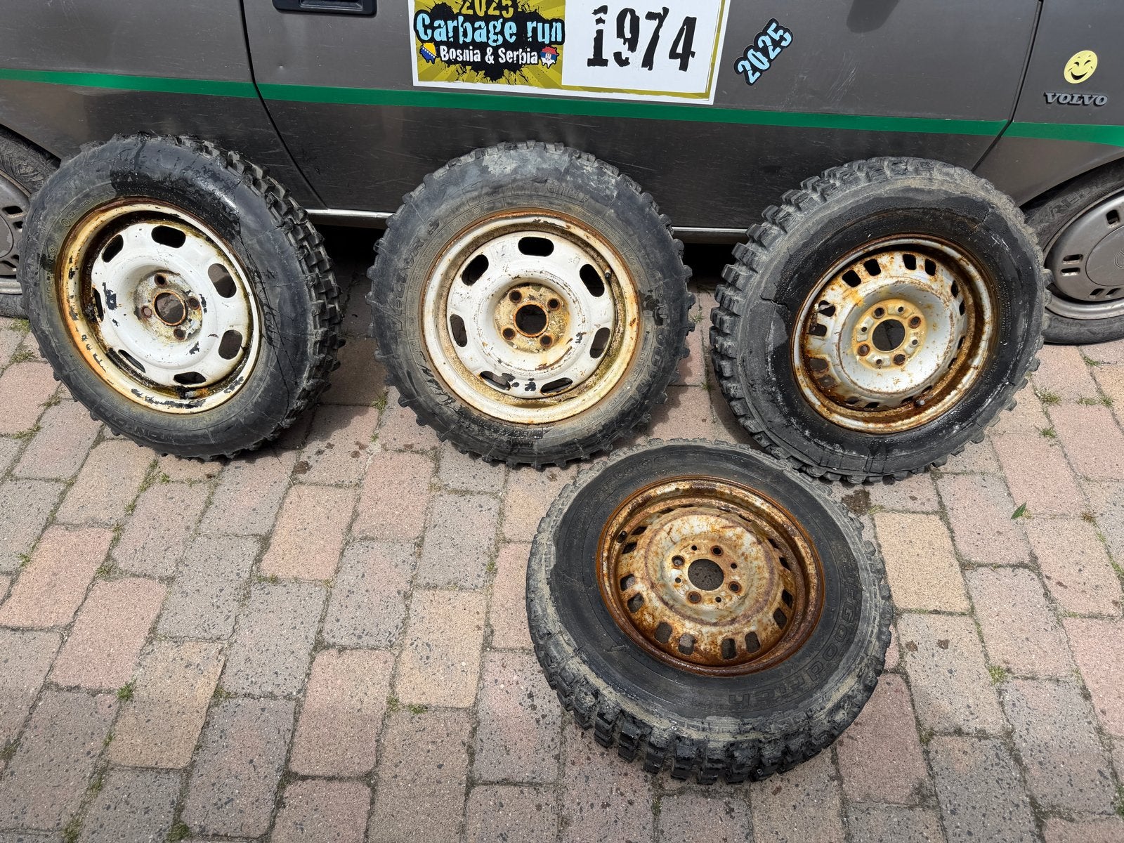4 Velgen 4x100 met noppenbanden (2x 13 inch, 2x 14 inch), Ophalen, Gebruikt, Banden en Velgen, Overige maten