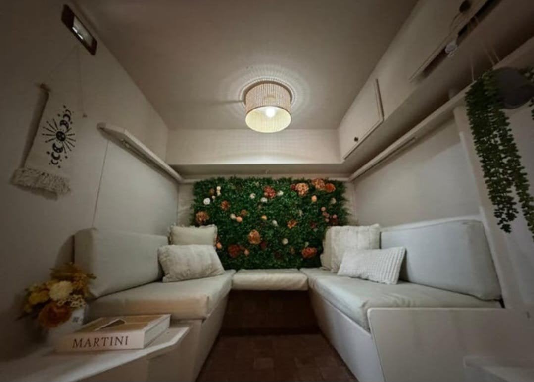Te koop superleuke retro caravan, Ophalen