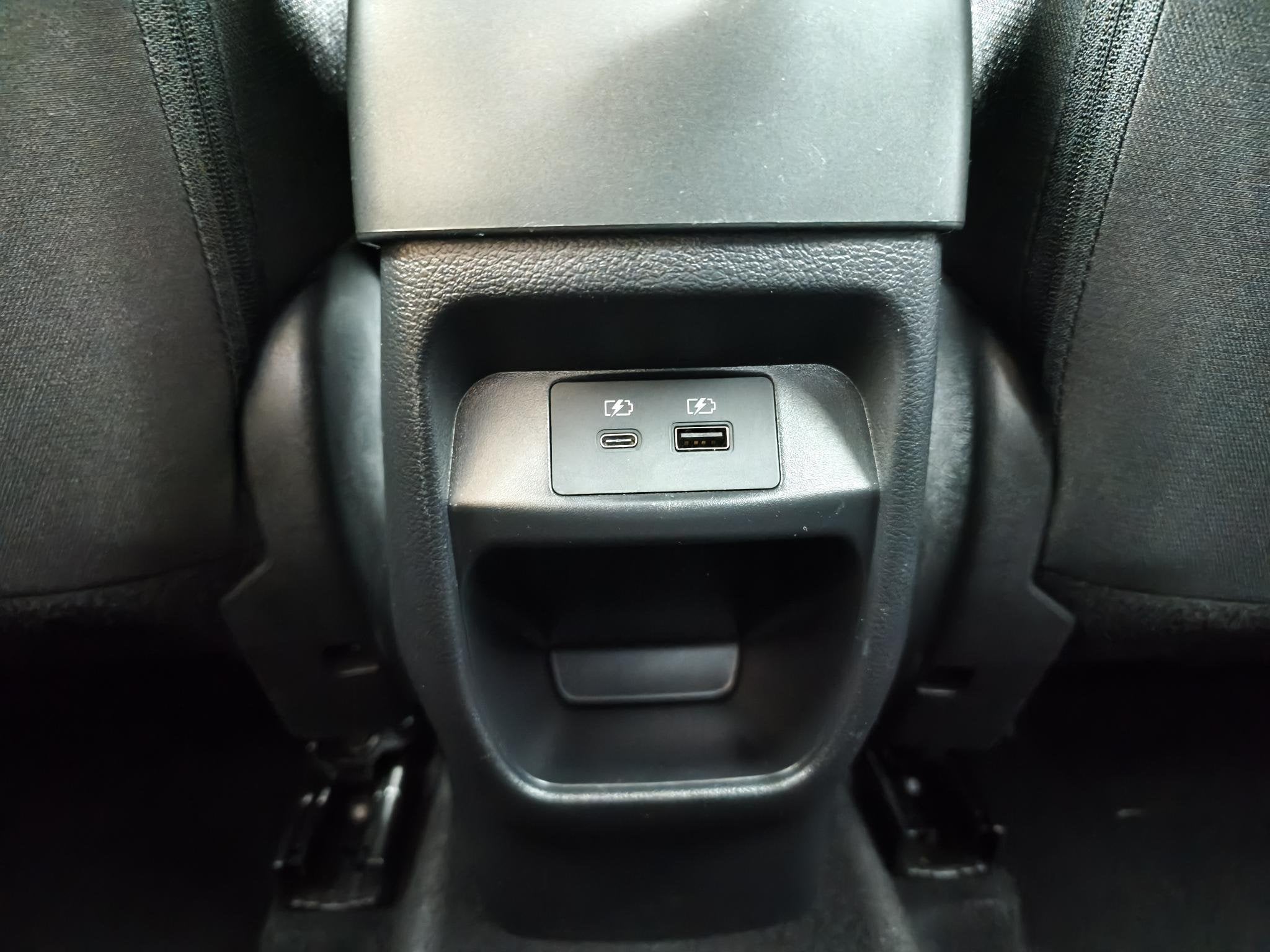Foto 36 van Nissan Juke 1.0 DIG-T Business Access | Achteruitrijcamera |