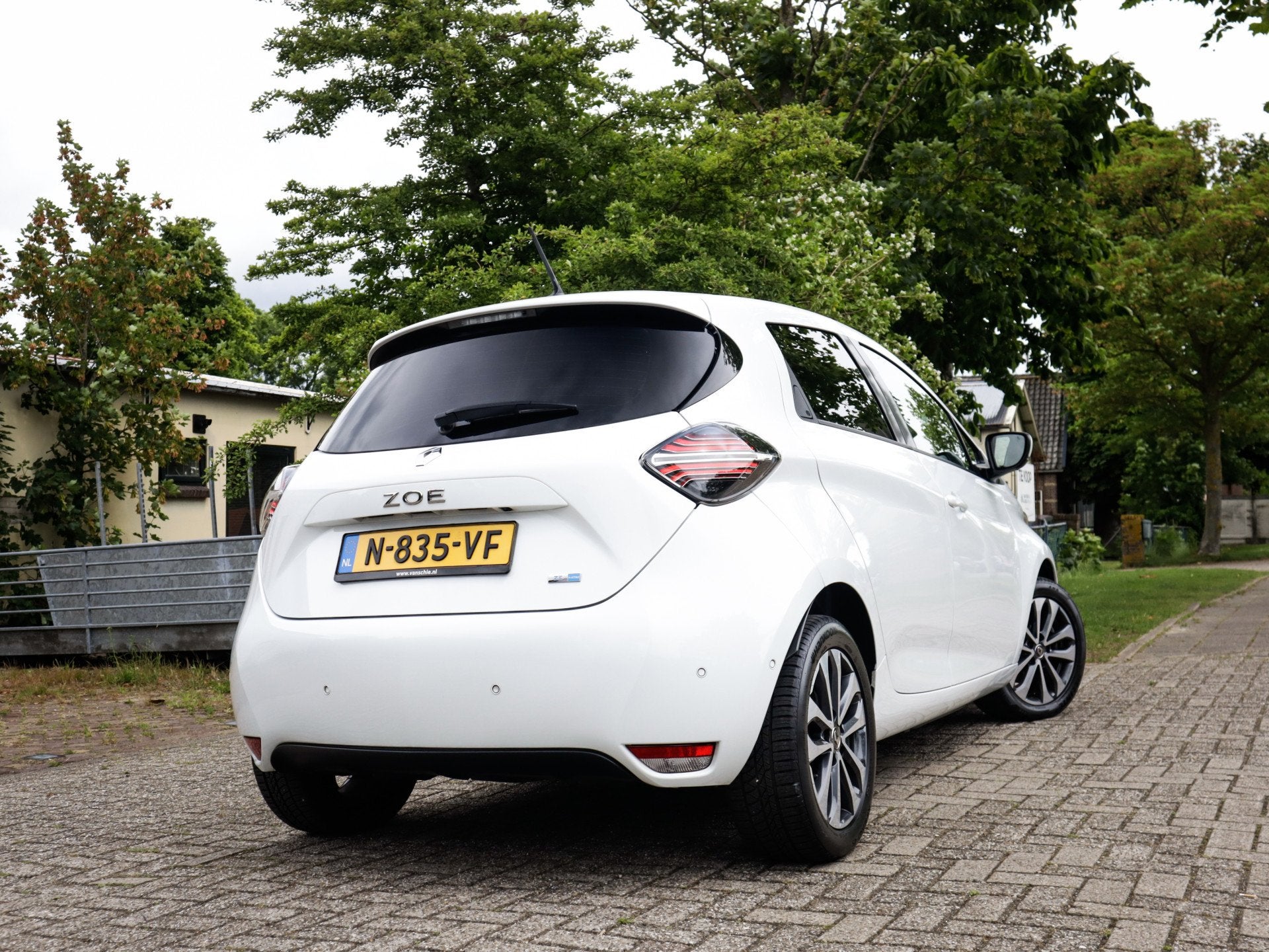 Renault ZOE R135 Intens 52 kWh 3-Fase 1e-Eig. & Dealer-Onder, Auto's, Renault, 136 pk, Gebruikt, Zwart, Leder en Stof