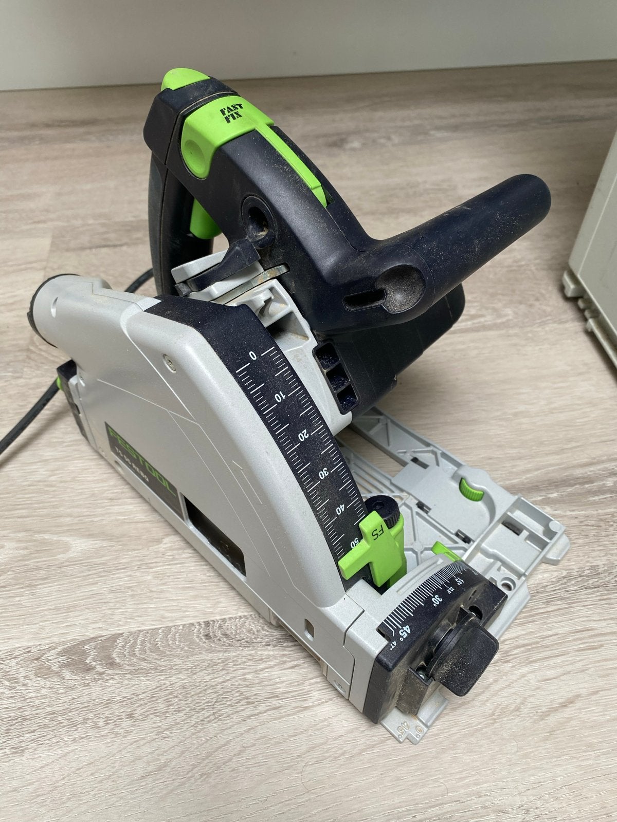 Festool TS 55 REBQ invalzaag met 2m80 geleiderails, Gebruikt, Invalzaag, Ophalen of Verzenden, 30 tot 70 mm