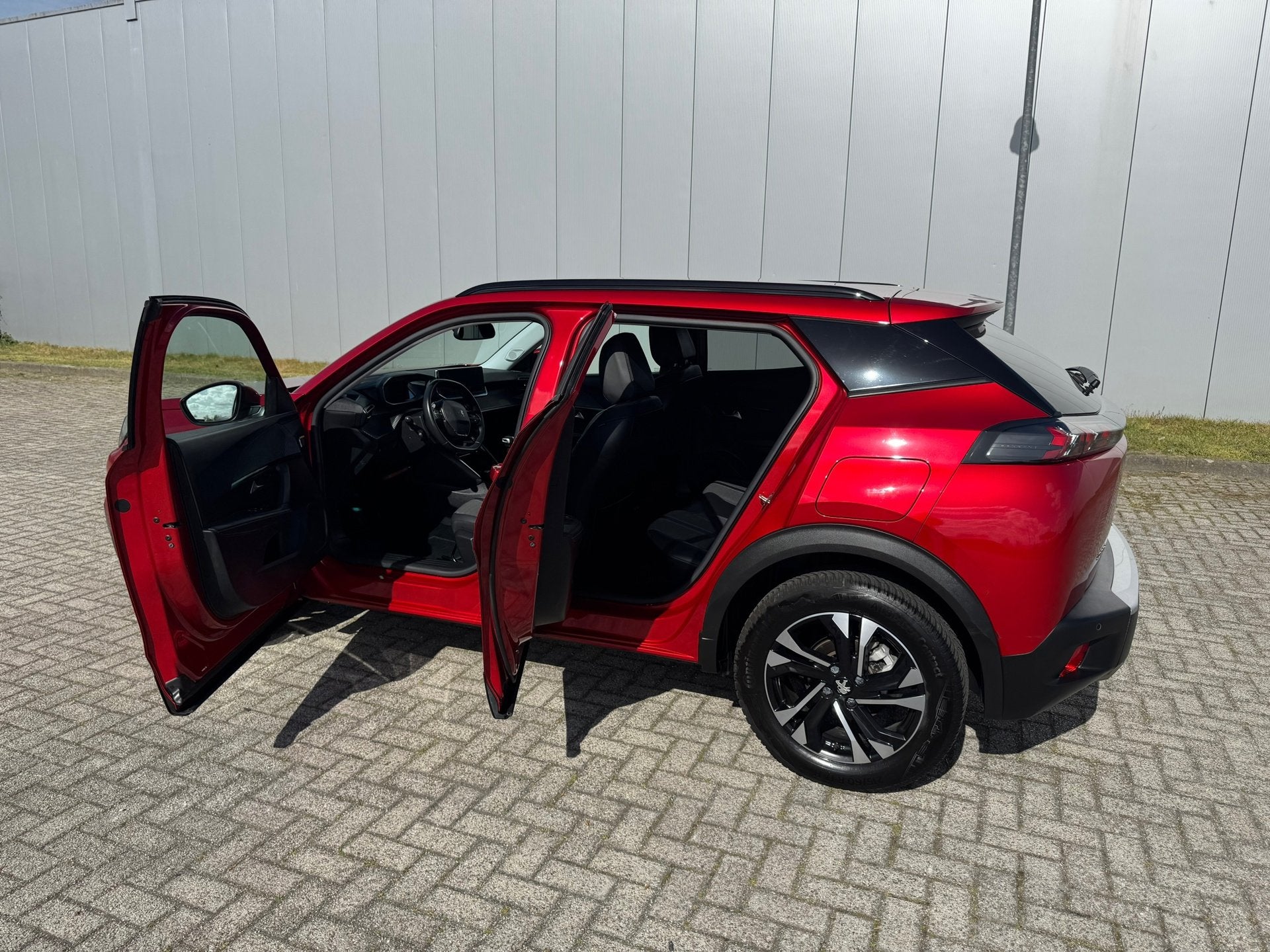 Peugeot 2008 1.2 PureTech Blue Lease Allure , 130 pk, Trekha, Voorwielaandrijving, Gebruikt, Euro 6, 1199 cc