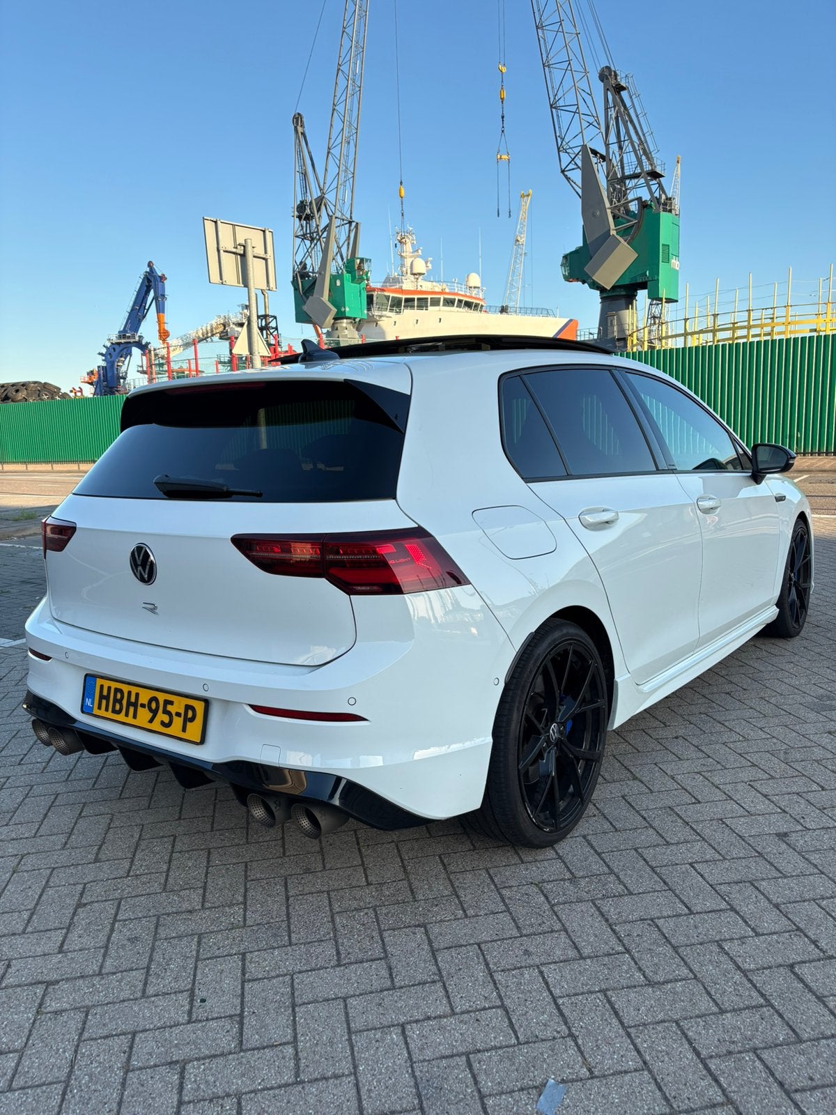 Volkswagen Golf 2.0 TSI 320pk 7-DSG 4MOTION 2021 AKRA  Wit, Auto's, Volkswagen, Automaat, Euro 6, 4 cilinders, 1984 cc
