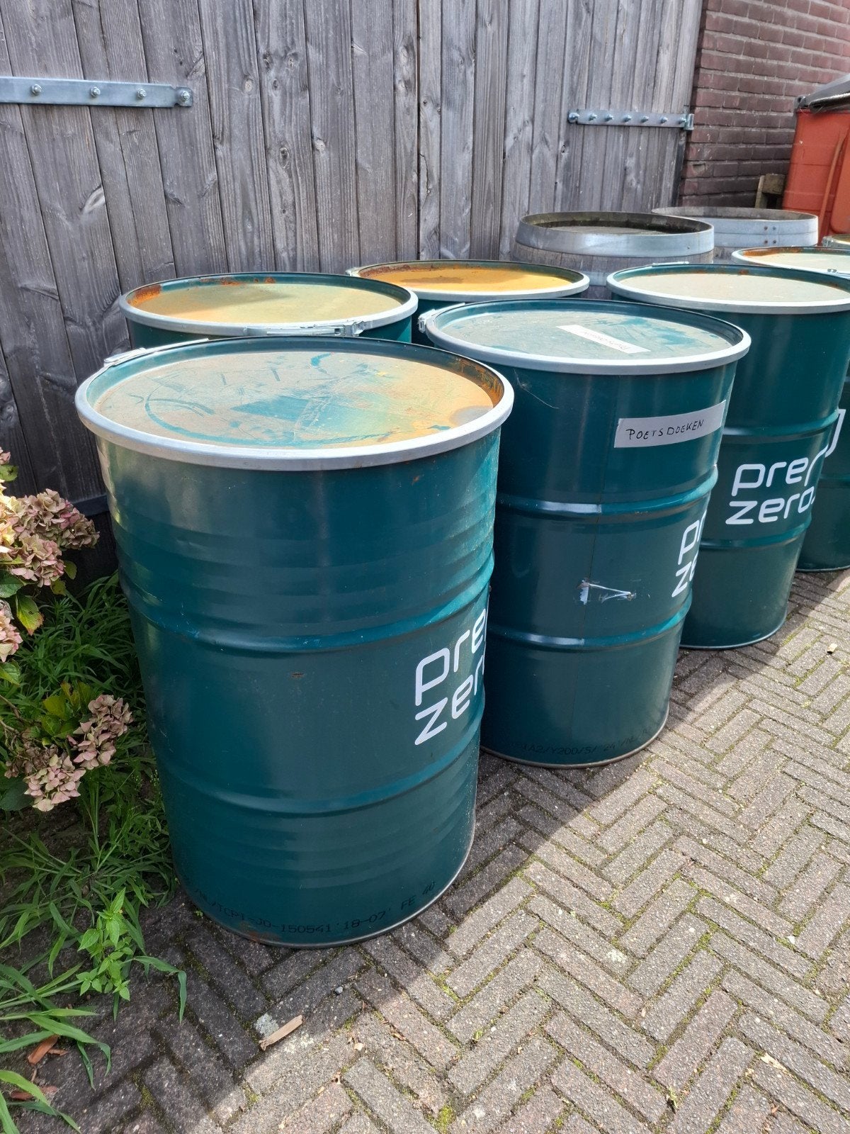 te koop brandtonnen olievaten tonnen, Tuin en Terras, Ophalen