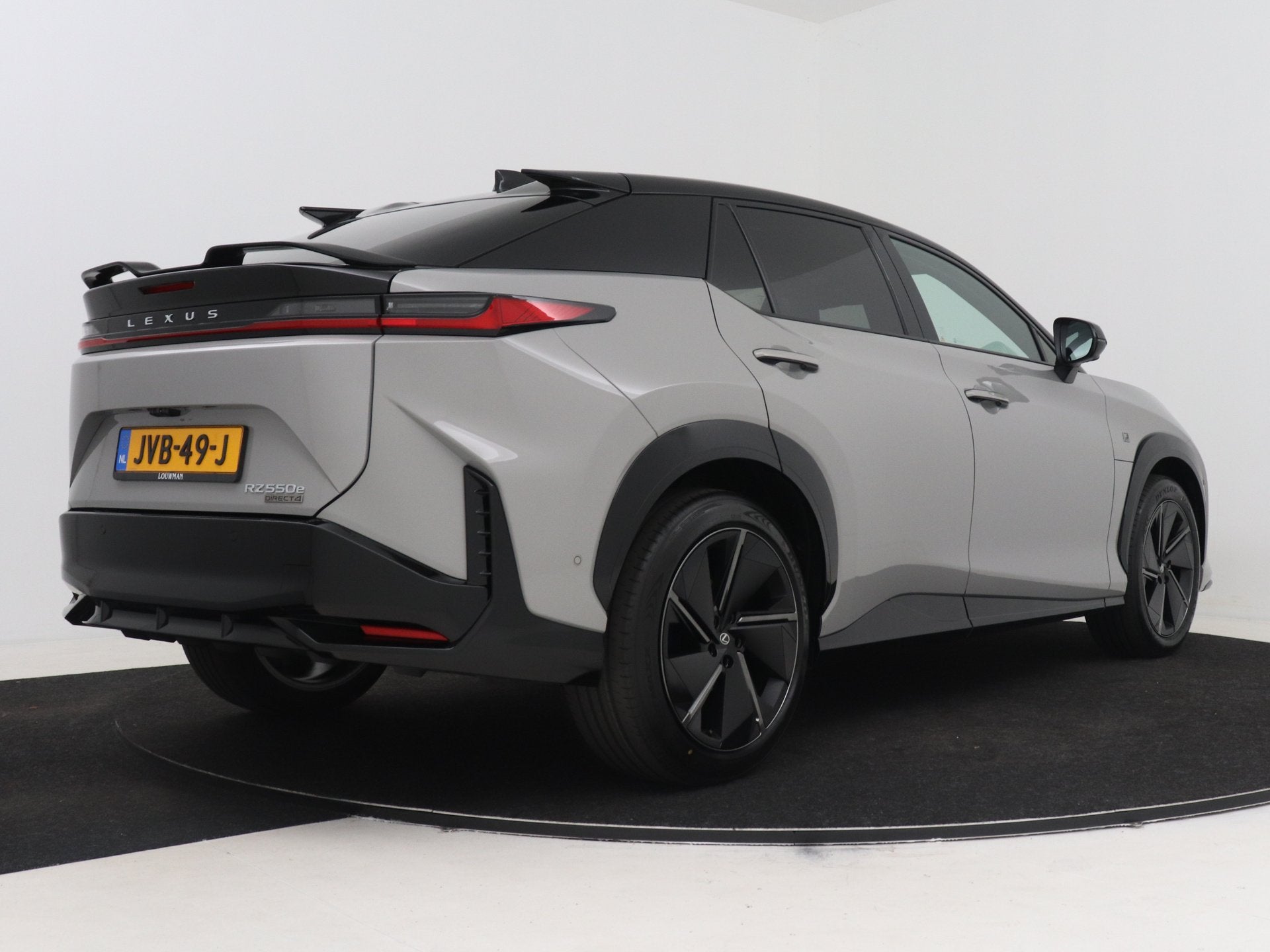 Lexus RZ 550e DIRECT-4 AWD F-SPORT (77 kWh) | Steer-By-Wire, Auto's, Lexus, Dealer onderhouden, 71 kWh, Met garantie (alle), Leder