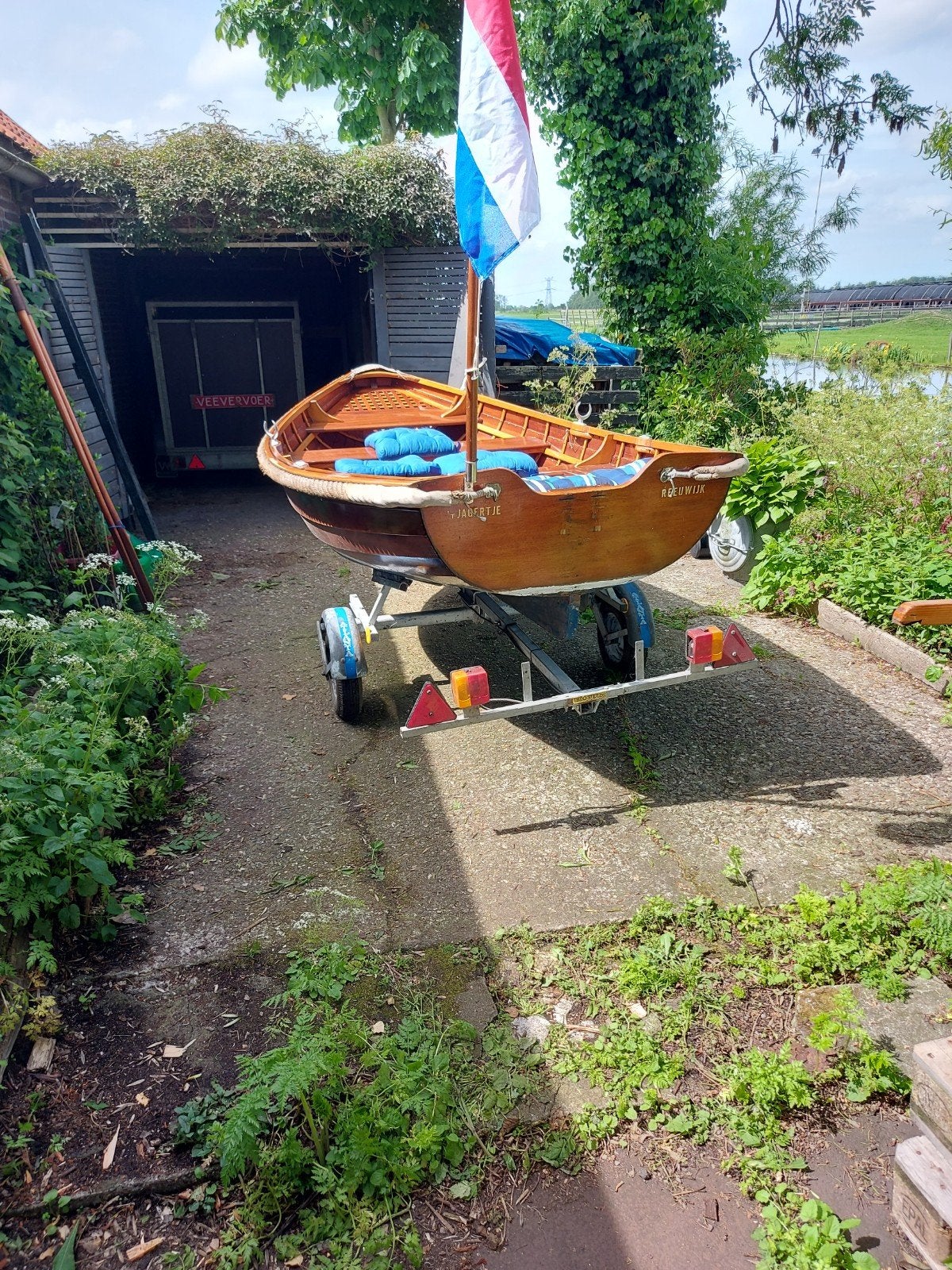 Overnaadse geklonken  houten  sloep.  € 1950, Ophalen, Gebruikt