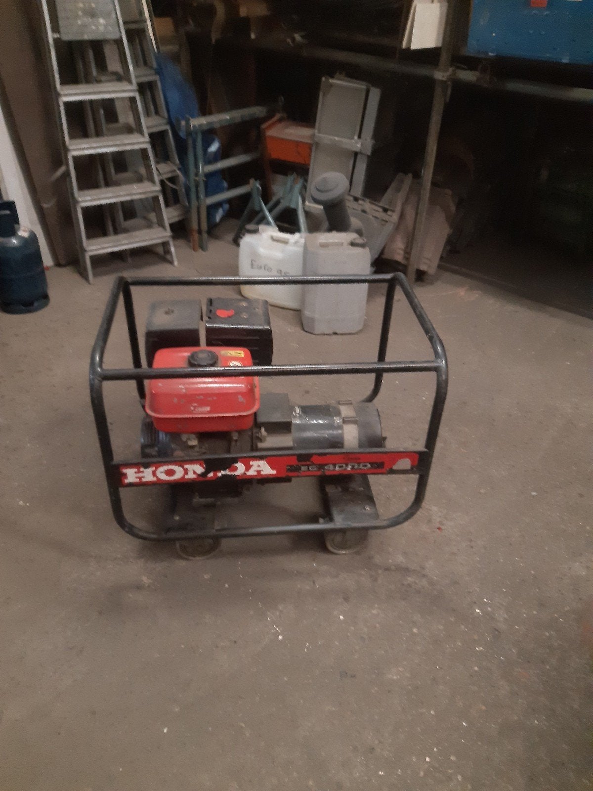 Honda aggregaat te koop - Werkt perfect!, Doe-het-zelf en Verbouw, Ophalen of Verzenden, Gebruikt, Minder dan 5 kVA, Benzine