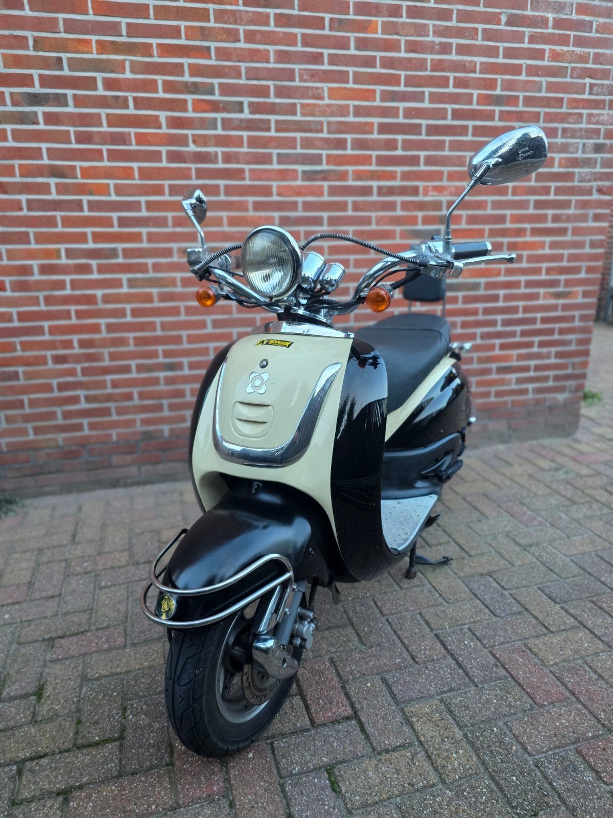 AGM Retro Scooter - Zwart/Crème, Gebruikt, Benzine, Ophalen, Overige merken
