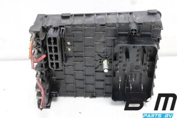 Zekeringkast motorruimte VW Passat B6 3C0937125, Gebruikt