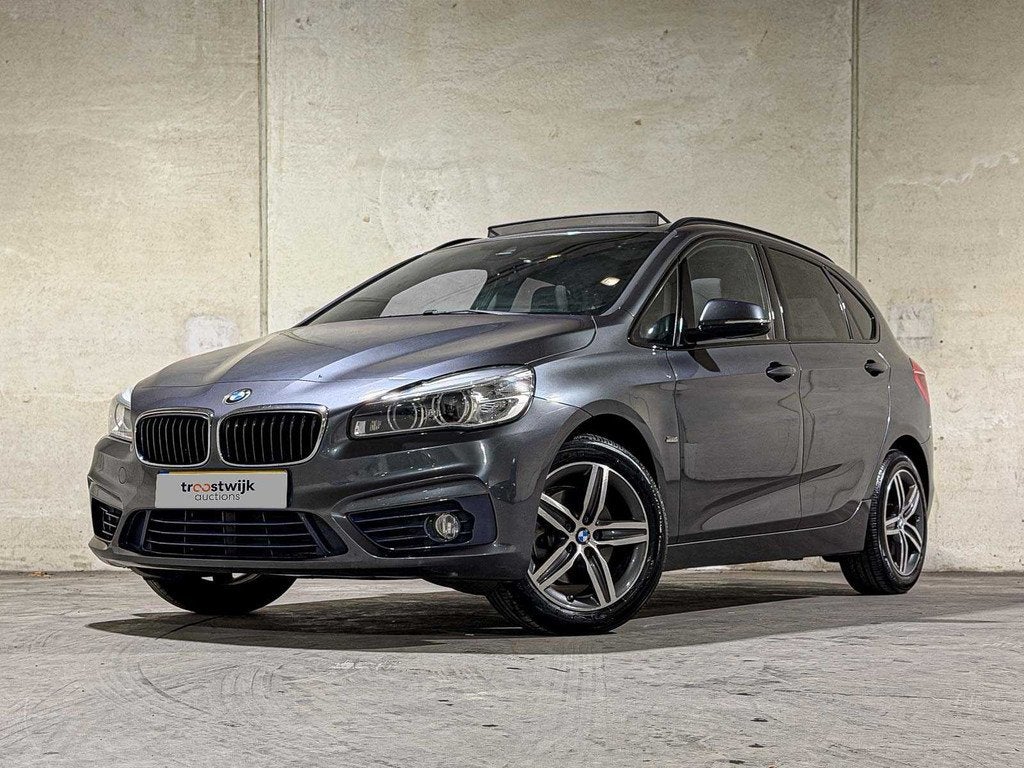 BMW 218i Centennial Executive 136pk 2016 2-serie Active Tour, Auto's, BMW, Voorwielaandrijving, 136 pk, Gebruikt, Euro 6