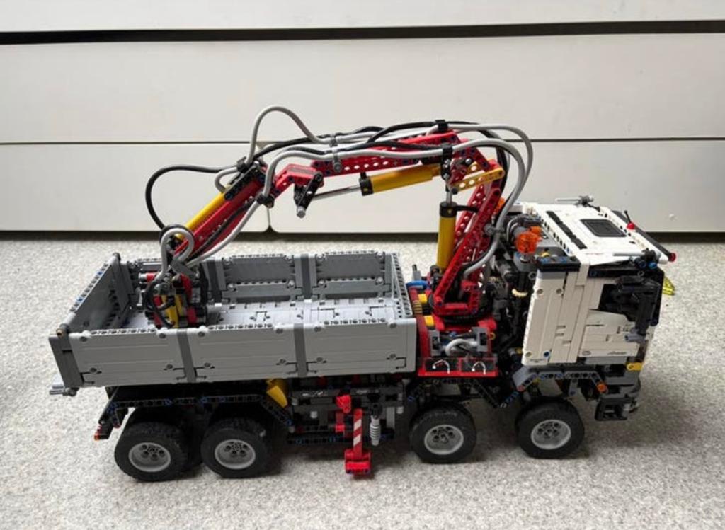 Lego technic Mercedes Benz Arocs | set 42043, Kinderen en Baby's, Speelgoed | Duplo en Lego, Ophalen of Verzenden, Technic, Complete set