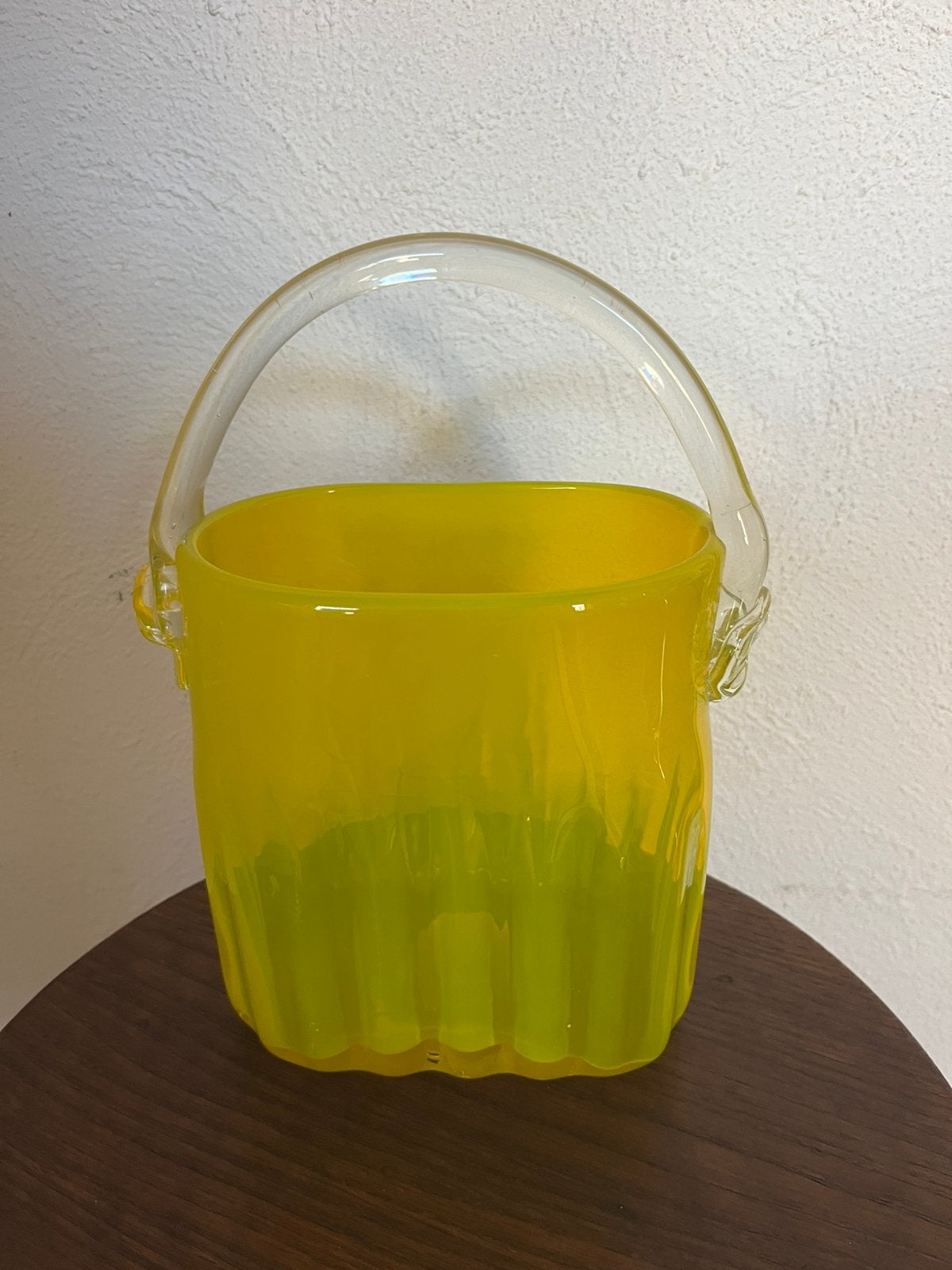 Glazen tas vaas geel neon als mieuw, Geel, Ophalen of Verzenden, Handgemaakt, Glas
