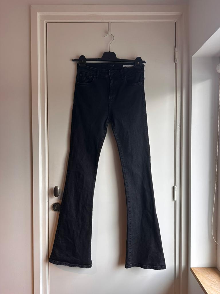 Lois Jeans Raval 16 black night – maat 29/34 (flared) – ZGAN, Ophalen of Verzenden, Zo goed als nieuw, Zwart, W28 - W29 (confectie 36)