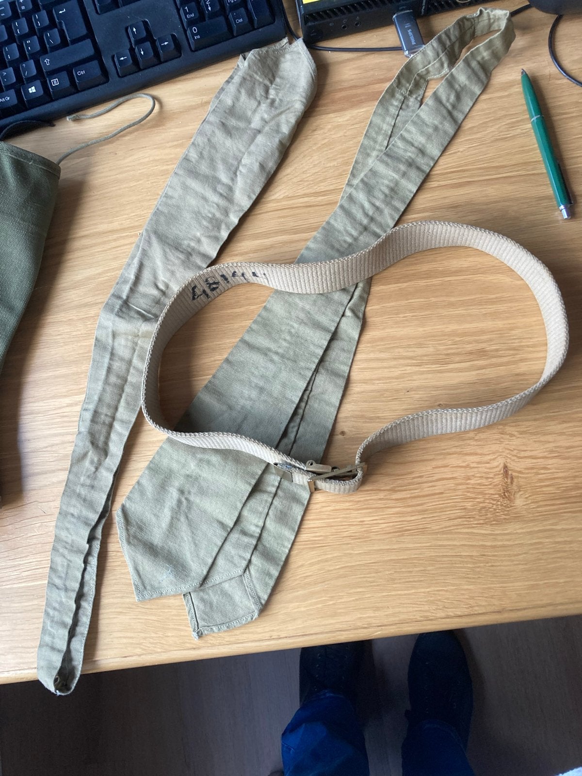Mariniers uniform: Twee stropdassen en riem (eind jaren '40), Verzamelen, Ophalen of Verzenden, Marine, Kleding of Schoenen