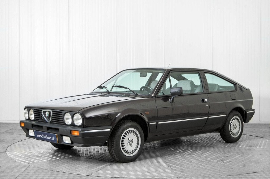 Alfa Romeo Alfasud SPRINT VELOCE 1.3 (bj 1984), Auto's, Alfa Romeo, Metallic lak, Gebruikt, Overige modellen, 4 cilinders