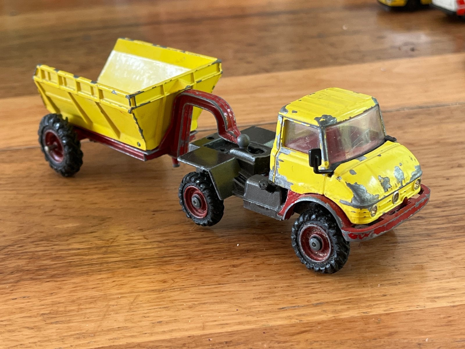 Corgi Toys Unimog 406 met 10T Goose Dumper, Ophalen of Verzenden, Gebruikt, Tractor of Landbouw