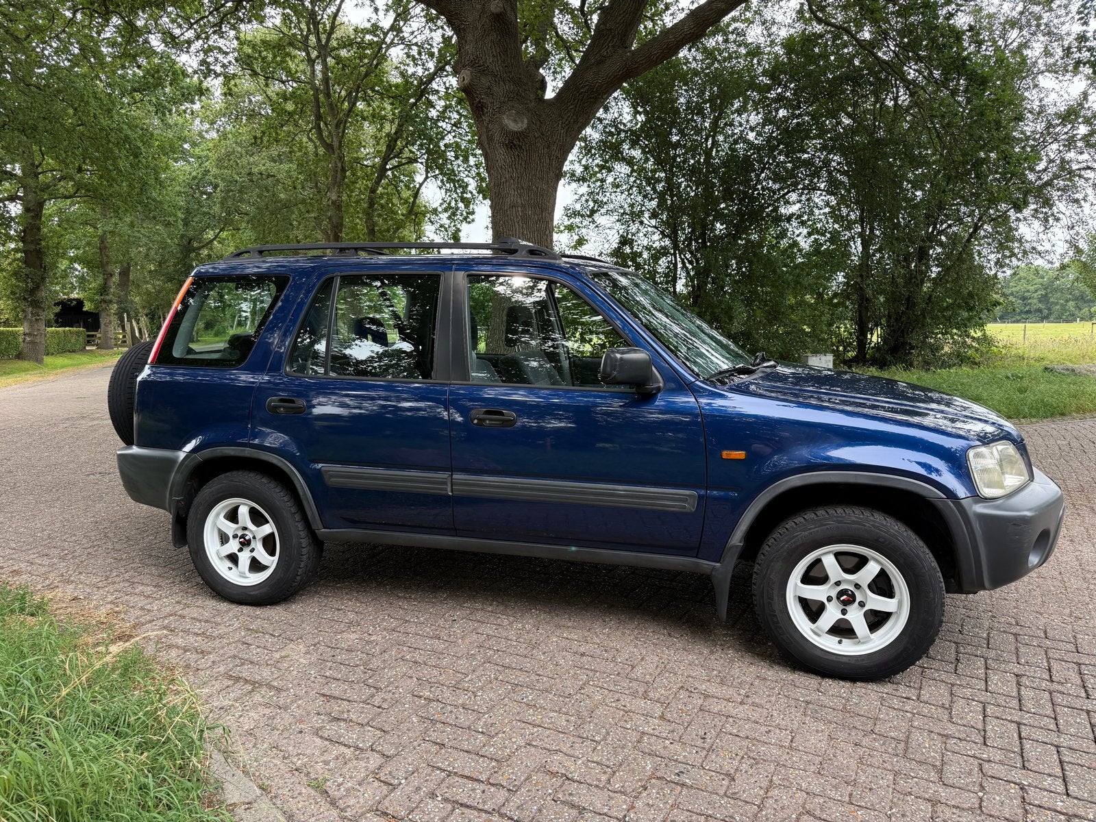 Honda CR-V 2.0 I LS 2001 Blauw, Auto's, 1360 kg, 4 cilinders, Blauw, 75 €/maand