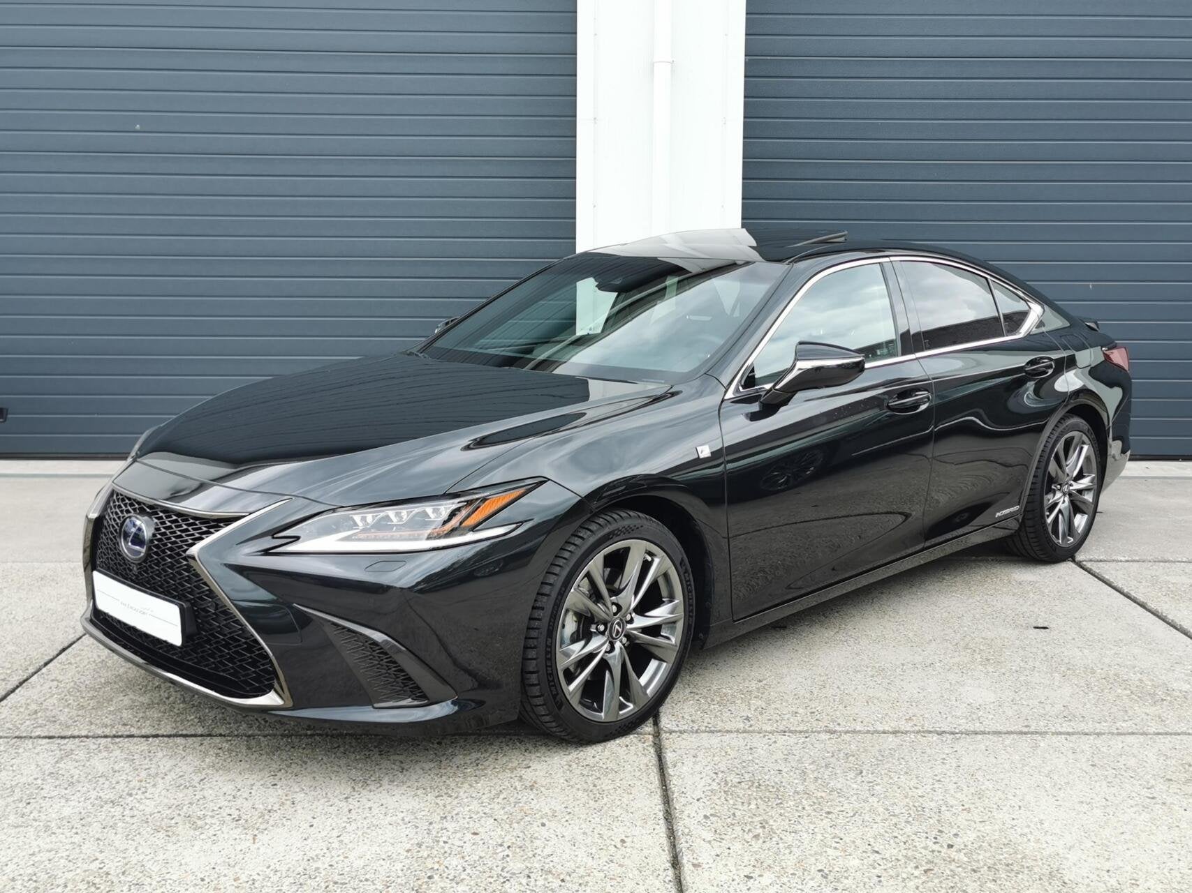 Lexus ES 300h F Sport 2021|Mark-Levinson, Gebruikt, 4 cilinders, 2487 cc, 1655 kg