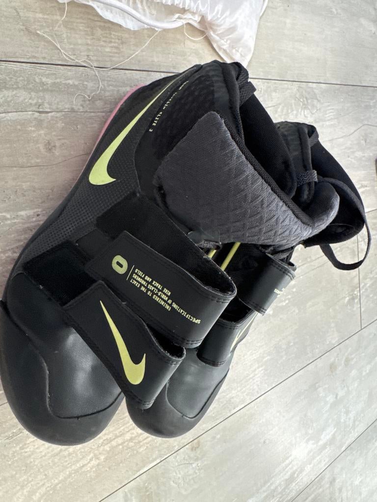 Nike Speerwerpen Spikes Maat 45 met Tasje en Accessoires, Ophalen, Gebruikt