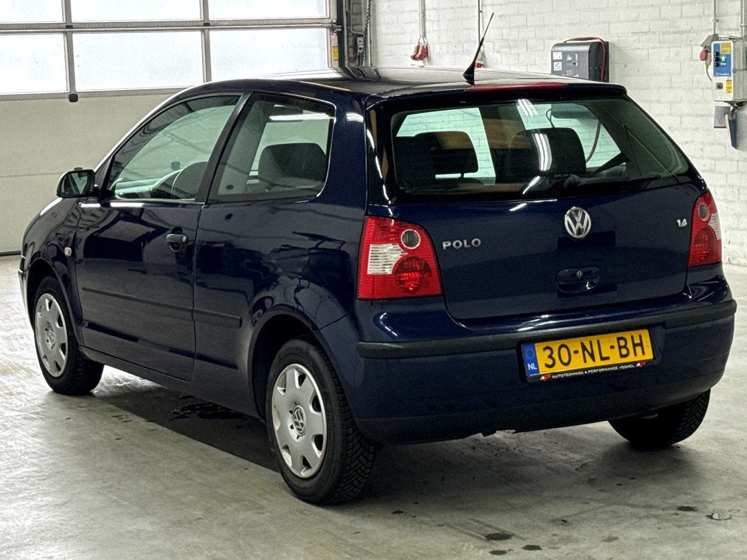 Volkswagen Polo 1.4-16V | Airco | Nieuwe APK, Auto's, Voorwielaandrijving, 4 cilinders, Blauw, Origineel Nederlands