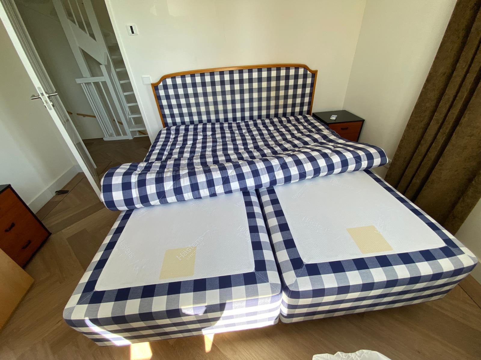 Hästens Boxspring 180x200 Inclusief Topper en Hoofdbord, Ophalen, Blauw, Tweepersoons, Zo goed als nieuw