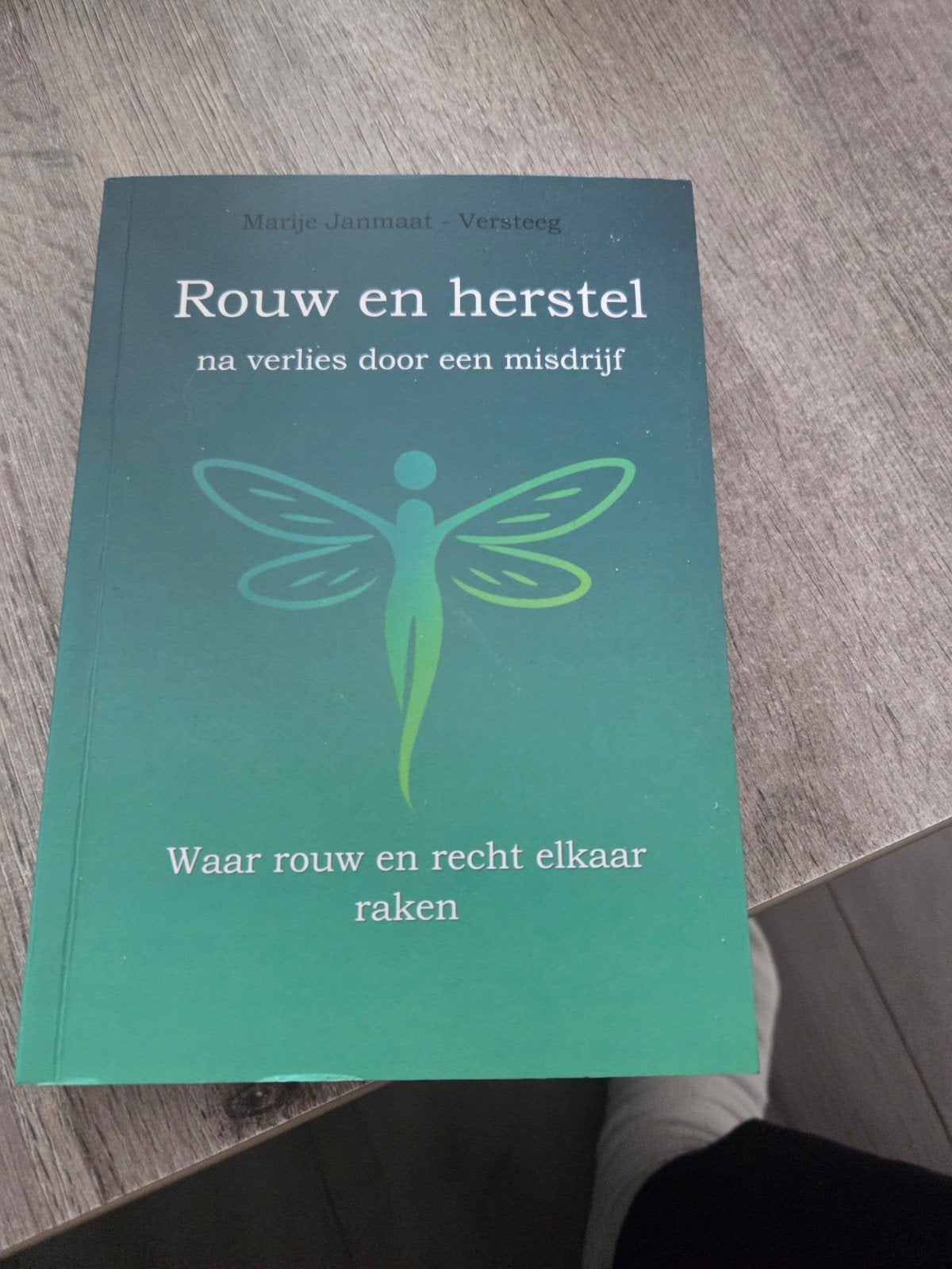 Rouw en herstel na verlies door een misdrijf, Ophalen of Verzenden, Gelezen, Marije Janmaat - Versteeg, Nederland
