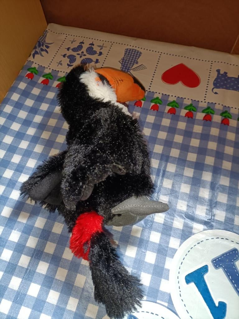 Toekan knuffel PIA Soft Toys 21 cm gemeten zonder staart, Ophalen of Verzenden, Zo goed als nieuw, Overige typen