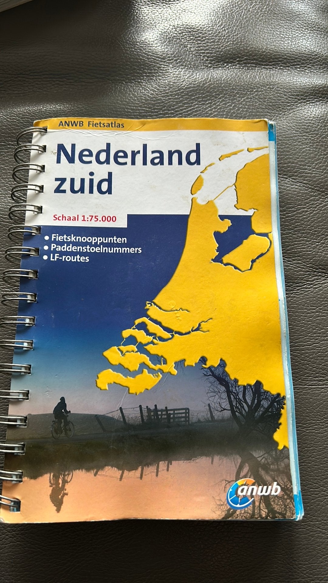 ANWB fietsatlas Nederland Zuid, Ophalen of Verzenden, Gelezen, Lopen en Fietsen