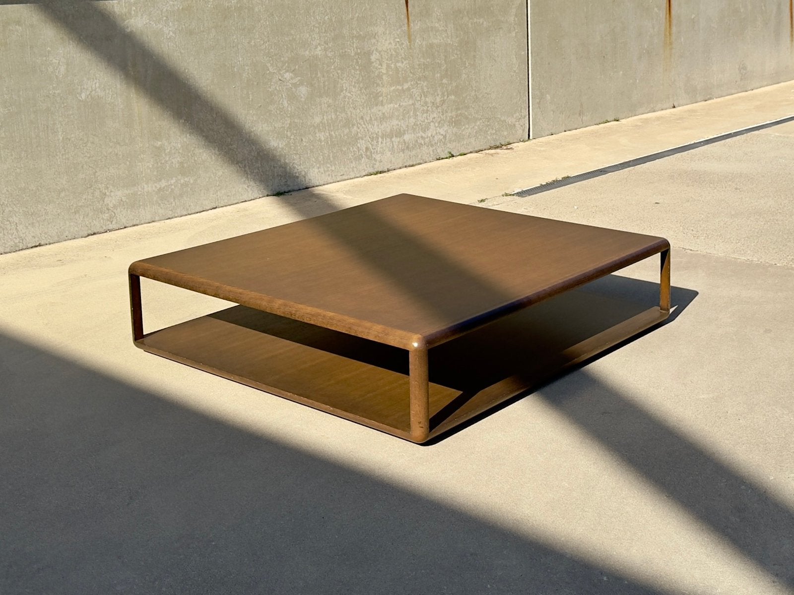 Roche Bobois Christophe Delcourt salontafel 130 x 130 cm, Eikenhout, Vierkant, Minott B&B Italia Flexform Ligne Roset Knoll Vitra design