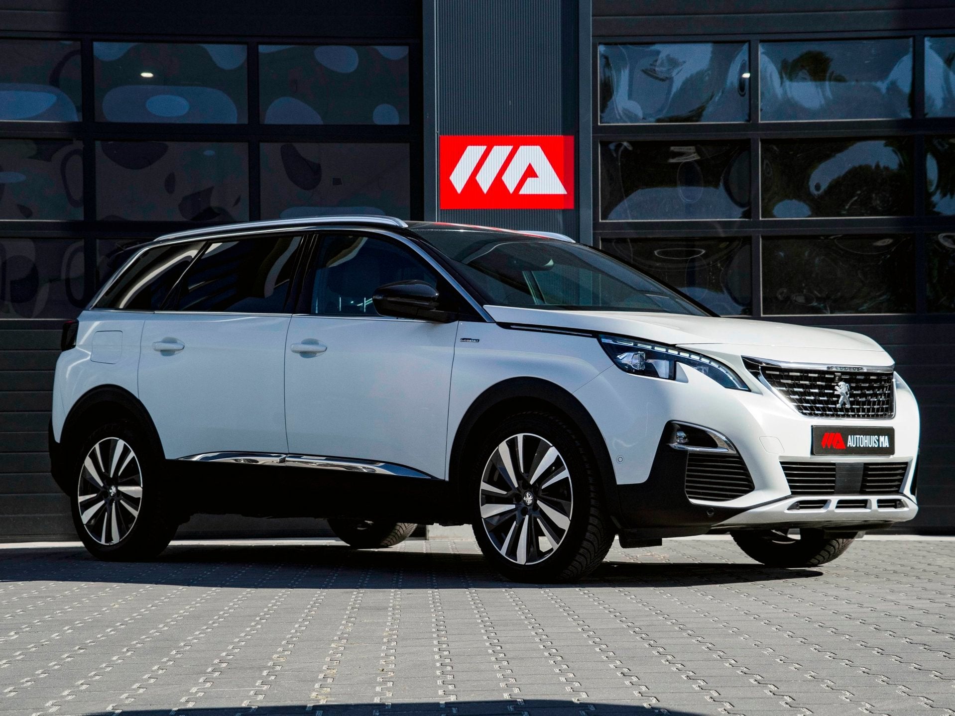 Peugeot 5008 1.2 PureTech GT-Line Avantage | LEDER | 180 CAM, Gebruikt, 1199 cc, 7 stoelen, 3 cilinders