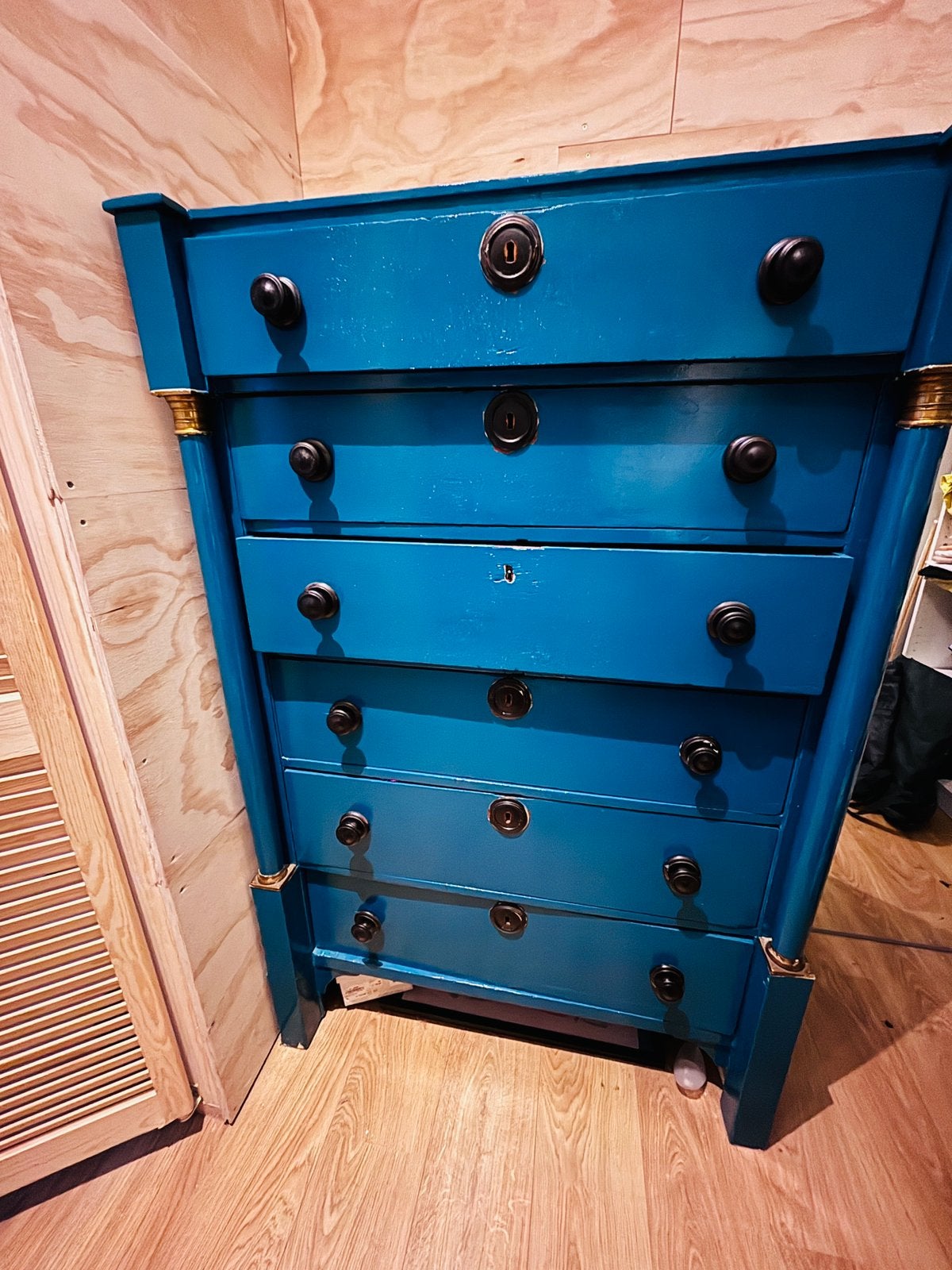 Vintage houten ladekast petrolblauw, Antiek en Kunst, Ophalen