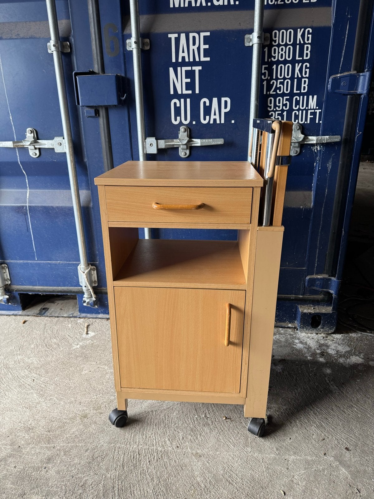 Ziekenhuis Nachtkastje met uitschuifbaar blad en wieltjes, Huis en Inrichting, Ophalen, Gebruikt, Minder dan 45 cm, 55 tot 70 cm