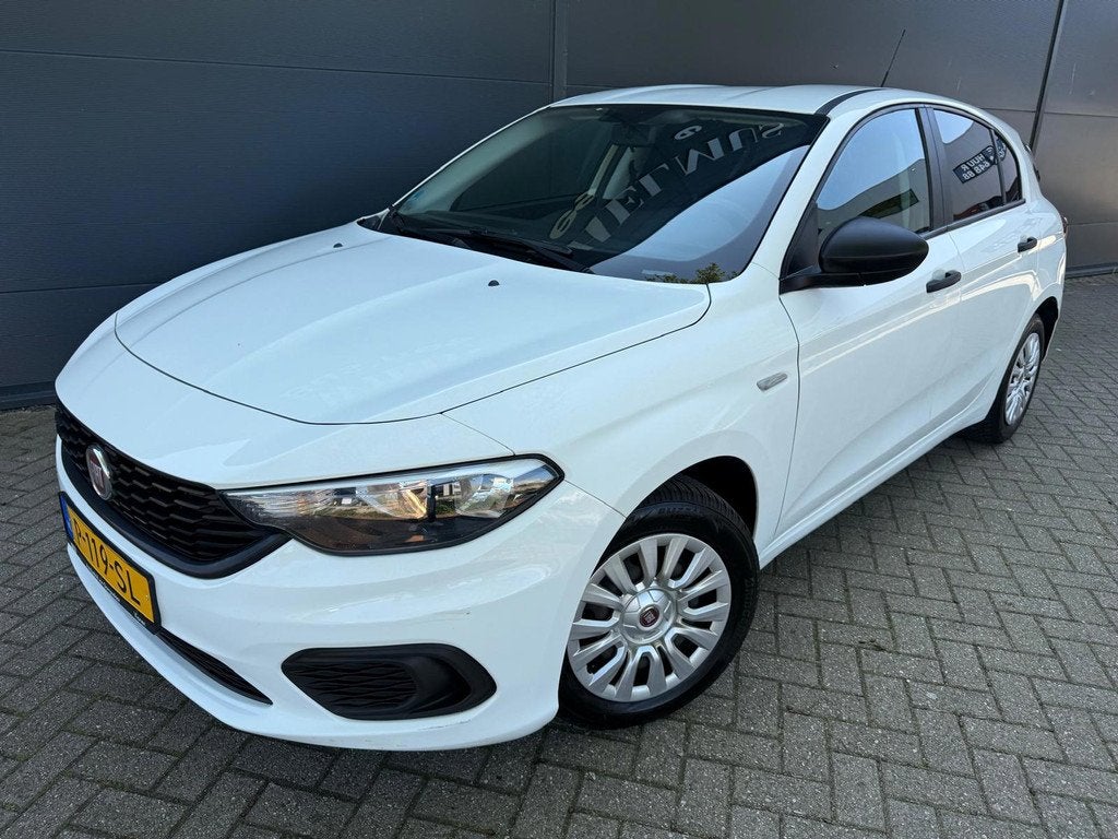 Fiat Tipo 1.4 Lounge/Airco/parkeersensoren/nieuw apk, Auto's, Fiat, Voorwielaandrijving, 15 km/l, Gebruikt, Euro 6