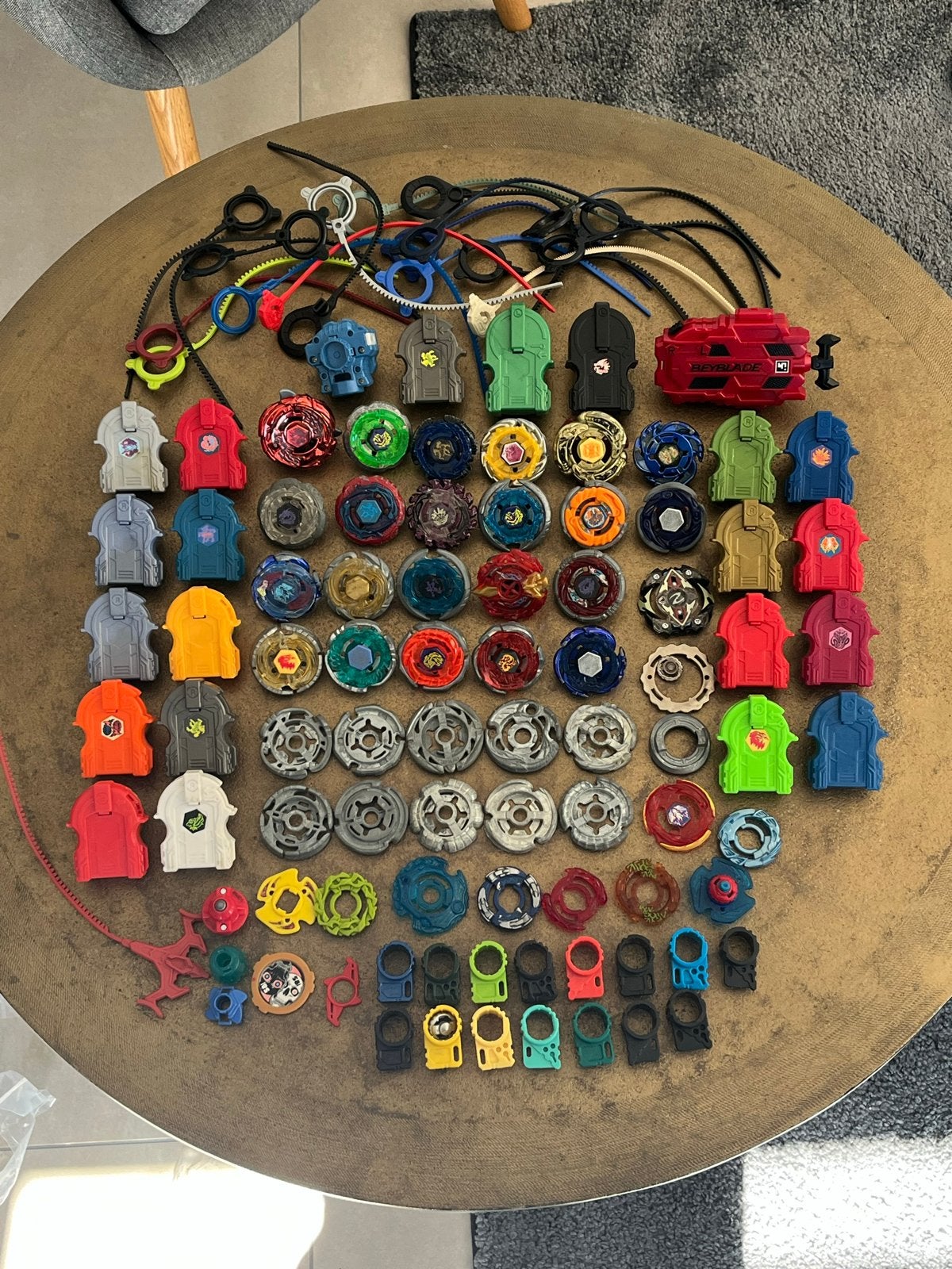 22 metalen Beyblades + veel toebehoren, Ophalen of Verzenden, Gebruikt, Jongen of Meisje