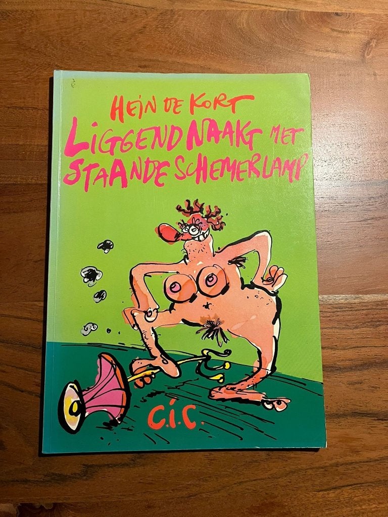 Liggend Naakt Met Staande Schemerlamp – Hein De Kort, Boeken, Stripboeken, Zo goed als nieuw, Eén stripboek, Ophalen of Verzenden