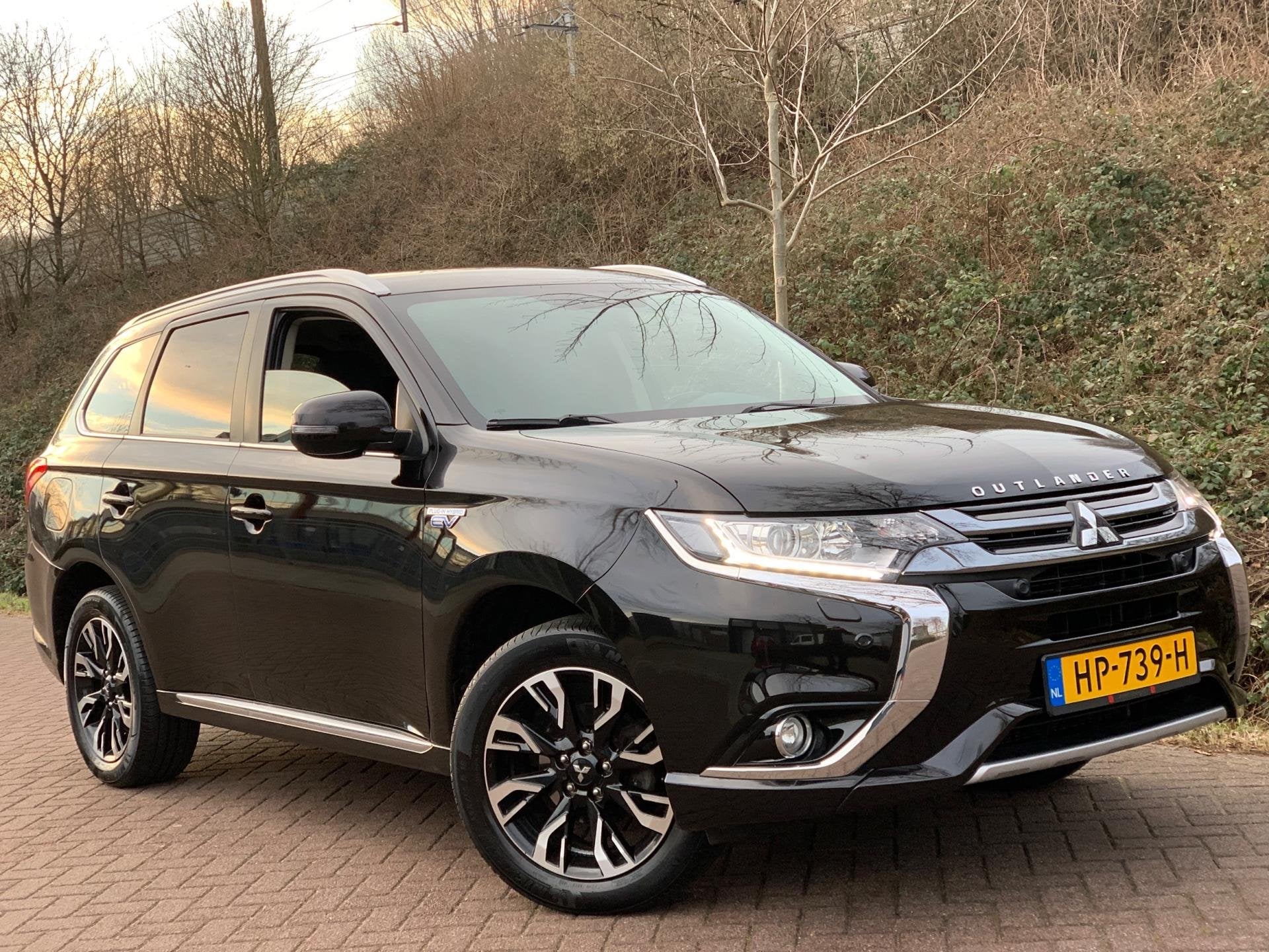 Mitsubishi Outlander 2.0 PHEV Executive Edition TOPSTAAT! LU, 1998 cc, Euro 6, 4 cilinders, Zwart