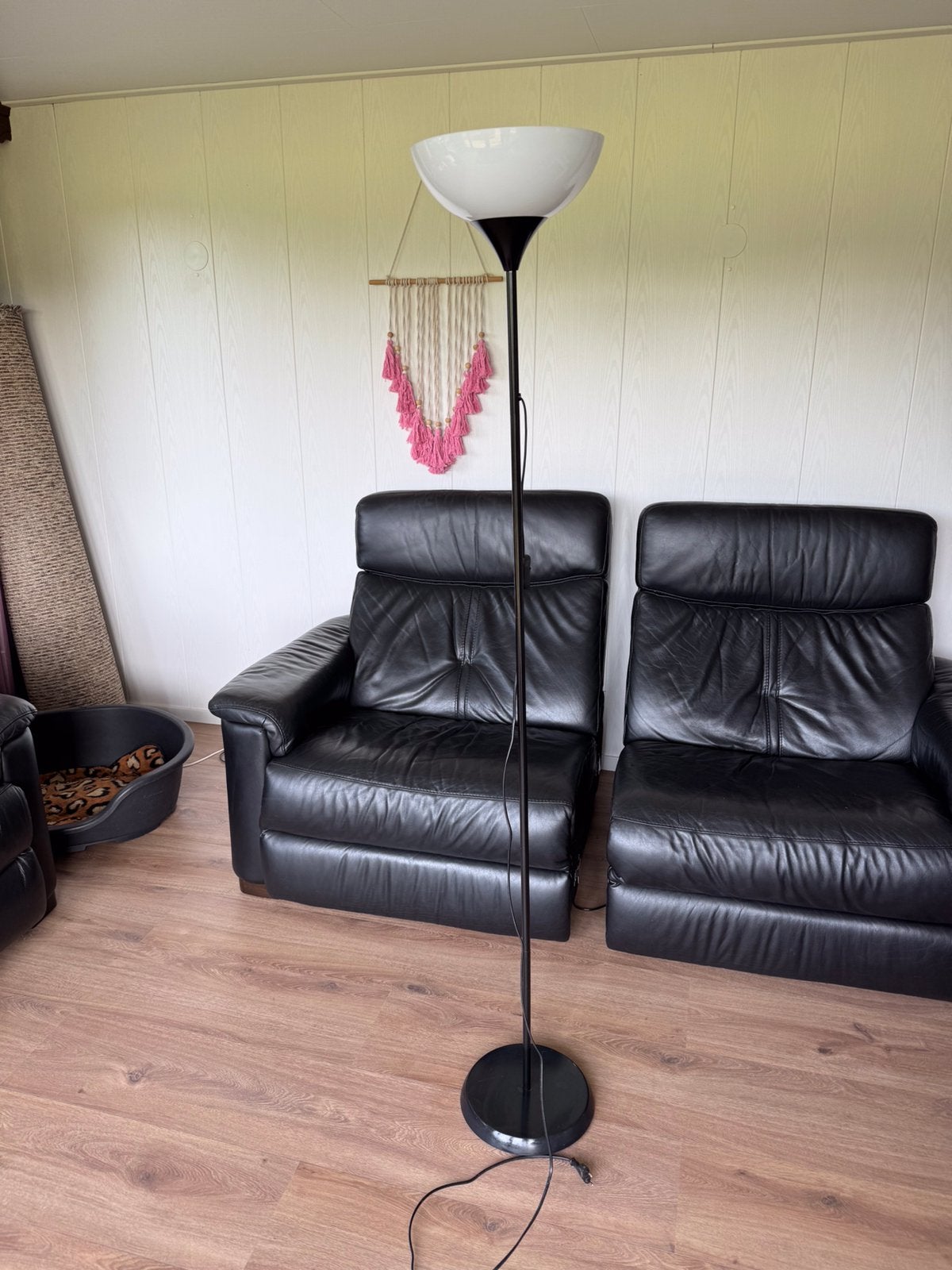 Zwarte staande lamp met witte kap, Ophalen, Kunststof, Gebruikt, E27 (groot)