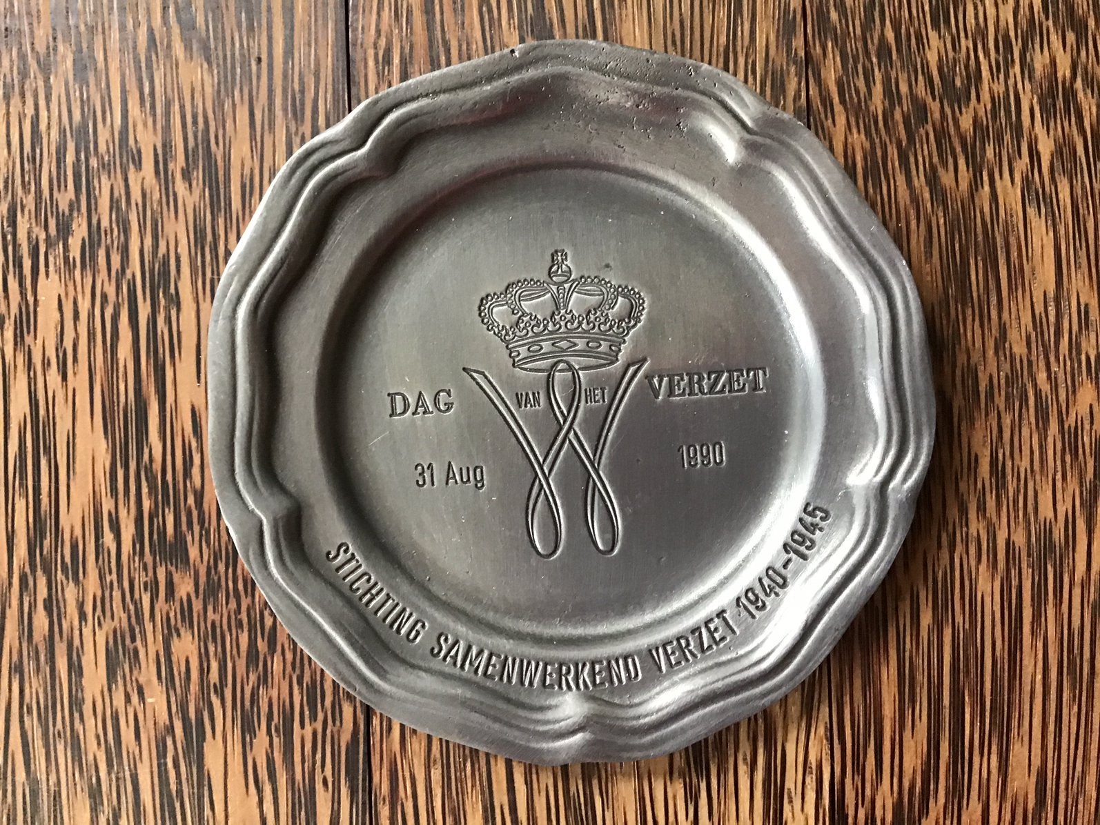 Klein tinnen wandbordje - St. Samenwerkend Verzet 1940-1945, Ophalen of Verzenden