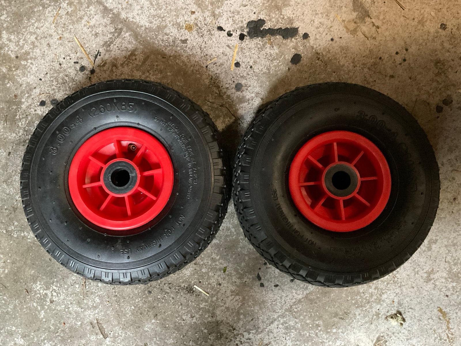 Set van 2 luchtbanden 3.00-4 (260x85) met rode velg nieuw, Ophalen, Nieuw