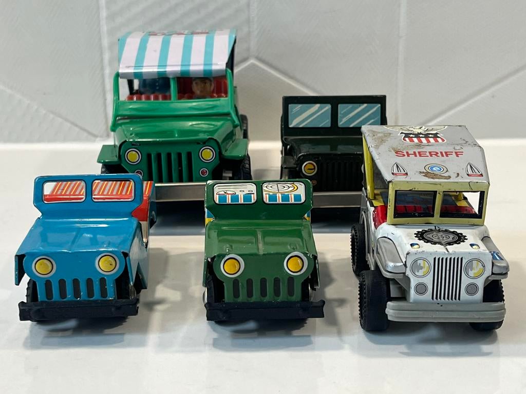 verzameling 5 Chinese vintage blikken speelgoed jeeps China, Antiek en Kunst, Verzenden