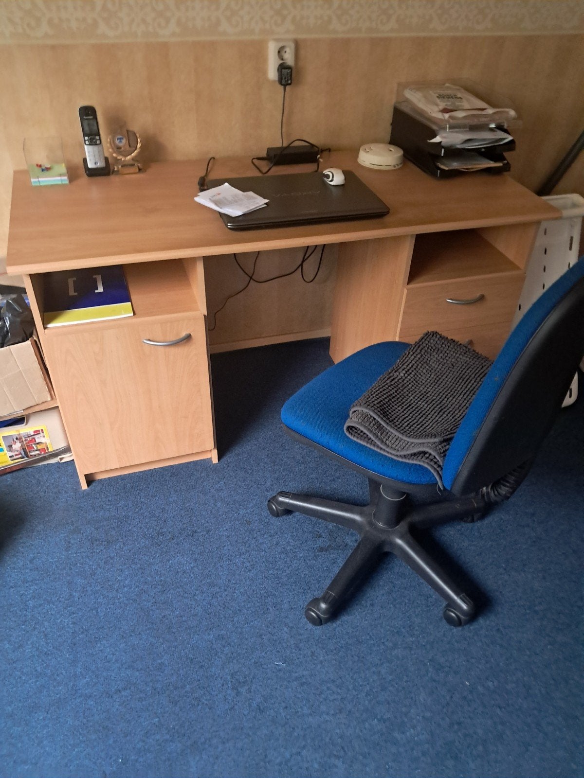 Bureau 140x58 cm gratis op te halen, Huis en Inrichting, Ophalen of Verzenden