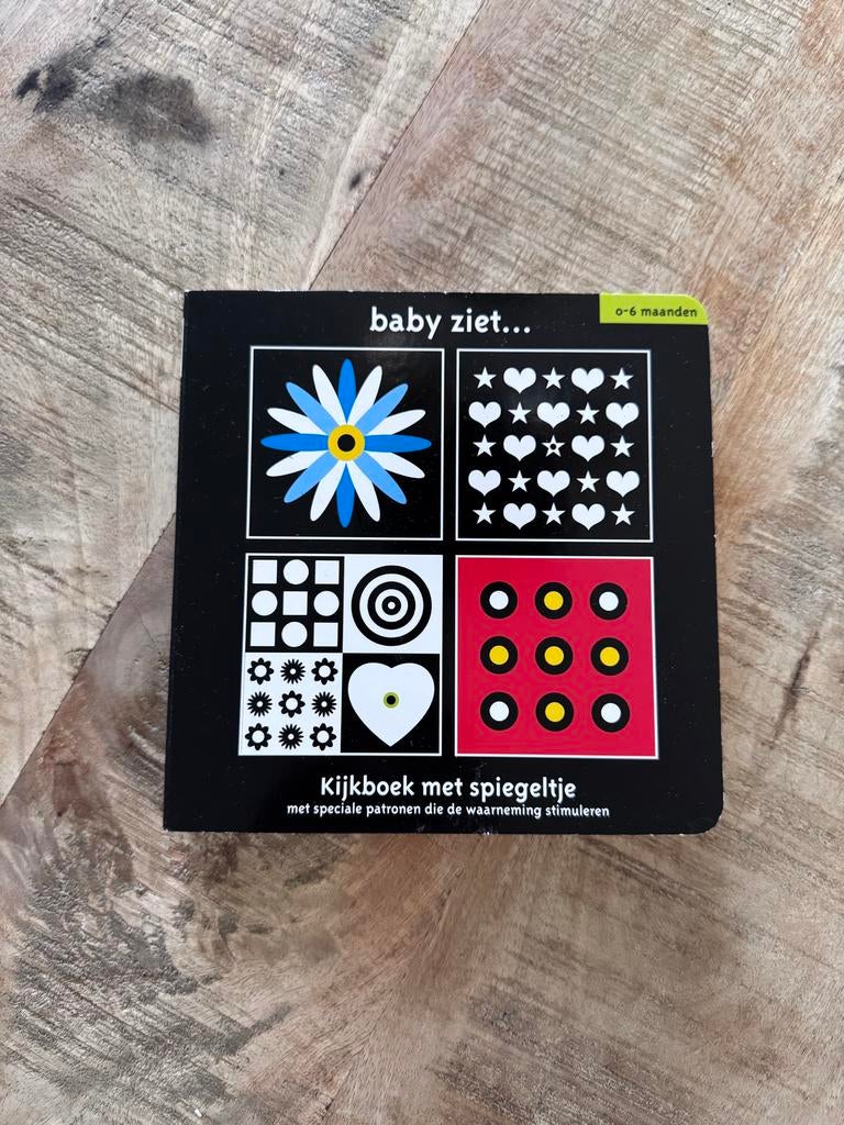 Baby Ziet... Kijkboek met Spiegeltje (0-6 maanden), Ophalen of Verzenden, Zo goed als nieuw, Overige typen