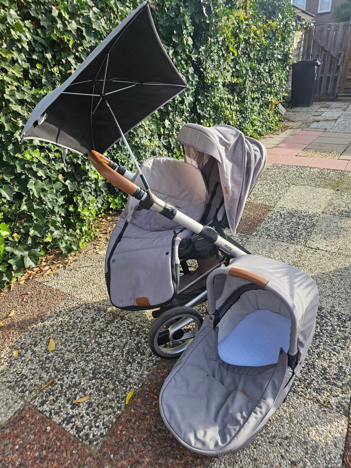 Mutsy kinderwagen met reiswieg en parasol, Ophalen, Zo goed als nieuw, Combiwagen, Met reiswieg