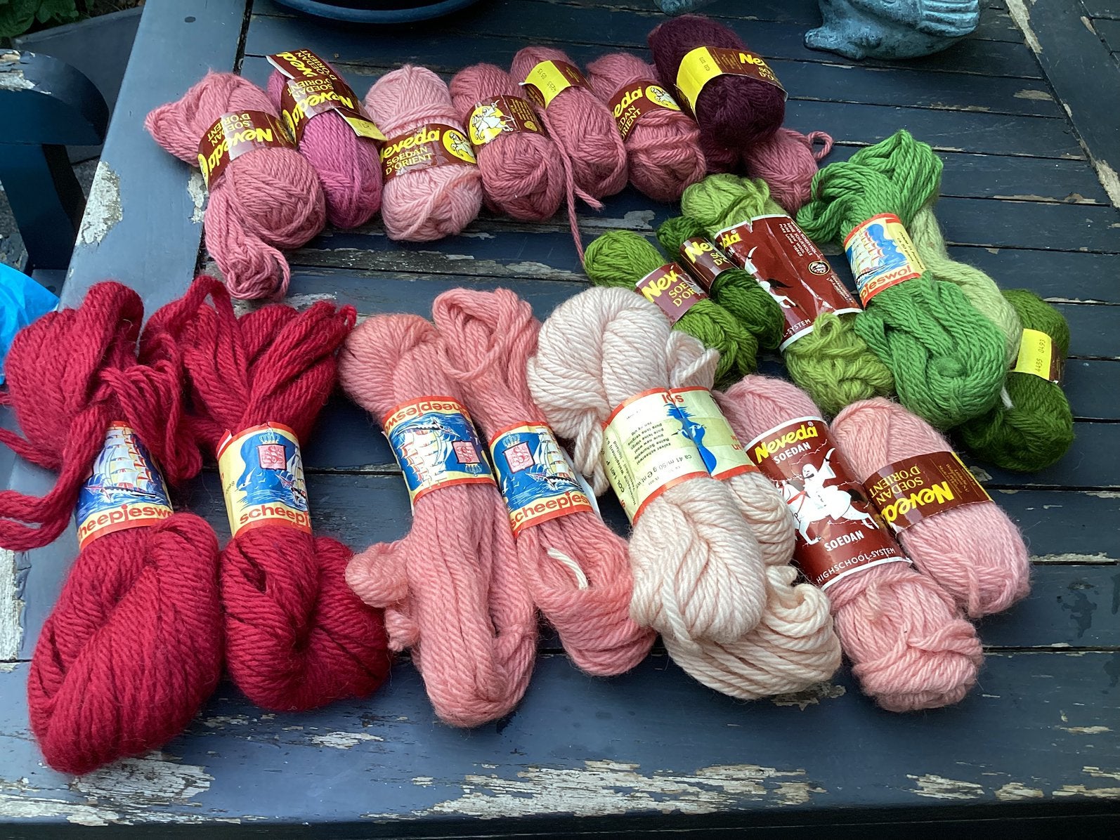 Vele knotten, strengen soedanwol, Ophalen of Verzenden, Zo goed als nieuw, Handborduren, Borduurpakket