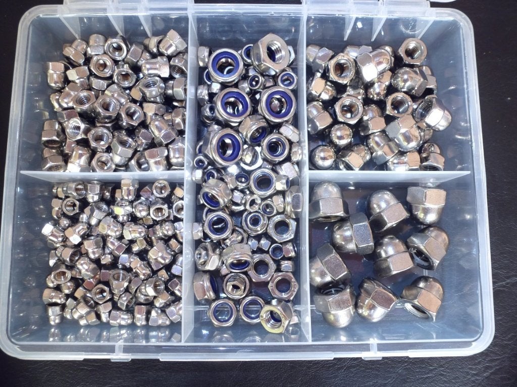 Sorteerdoos met 185 RVS dopmoeren en 105 RVS  borgmoeren., Ophalen of Verzenden, Nieuw, Minder dan 50 mm, Rvs