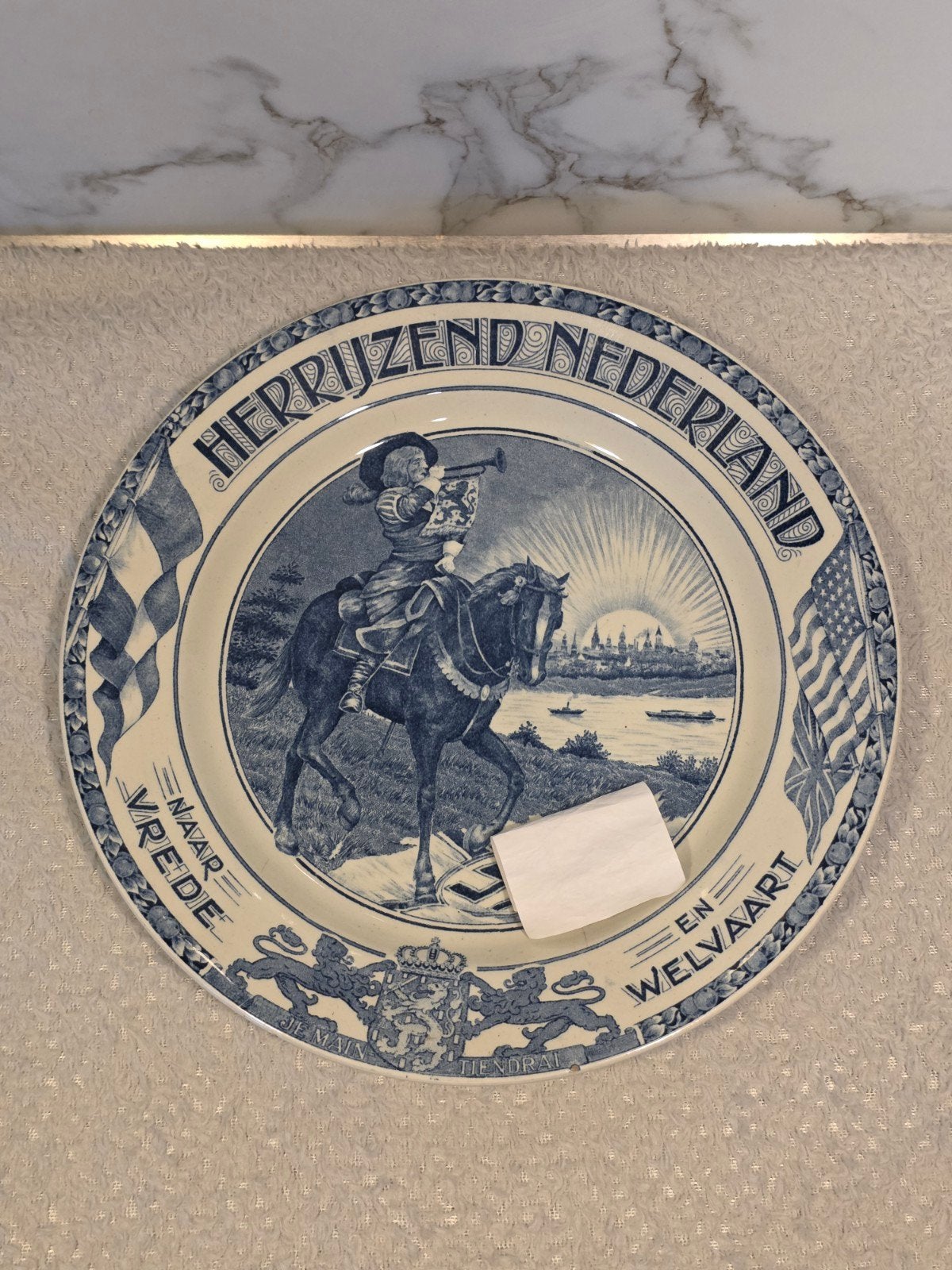 Antiek Soc. Céramique Maastricht Herrijzend Nederland bord, Ophalen of Verzenden