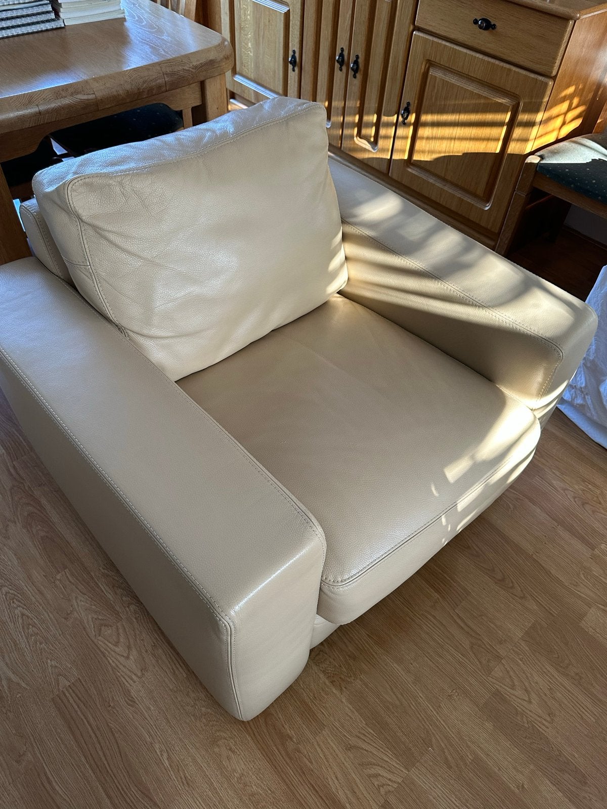 Beige Leren Fauteuil - Goede Staat, Huis en Inrichting, Fauteuils, Ophalen, Gebruikt, Leer, 75 tot 100 cm